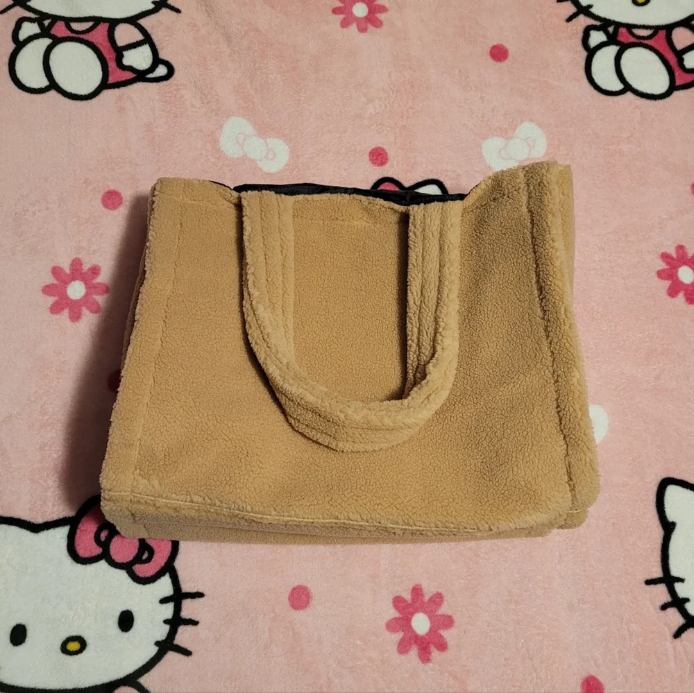 NWT Victoria Secret Tan Sherpa Tote Bag Handbag Faux Fur Beige Fleece Purse - Picture 8 of 9